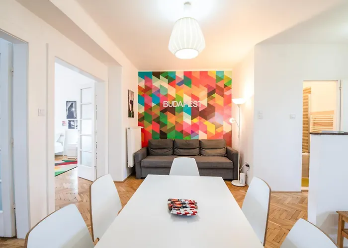 Polygonia * Budapeszt