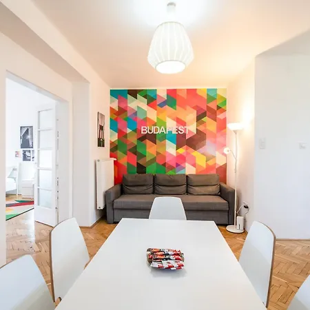 Polygonia * Budapest